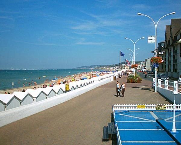 Super Deauville Appartement 2 Pieces Cosy Proche Plage Plein Sud Вілле-сюр-Мер Екстер'єр фото