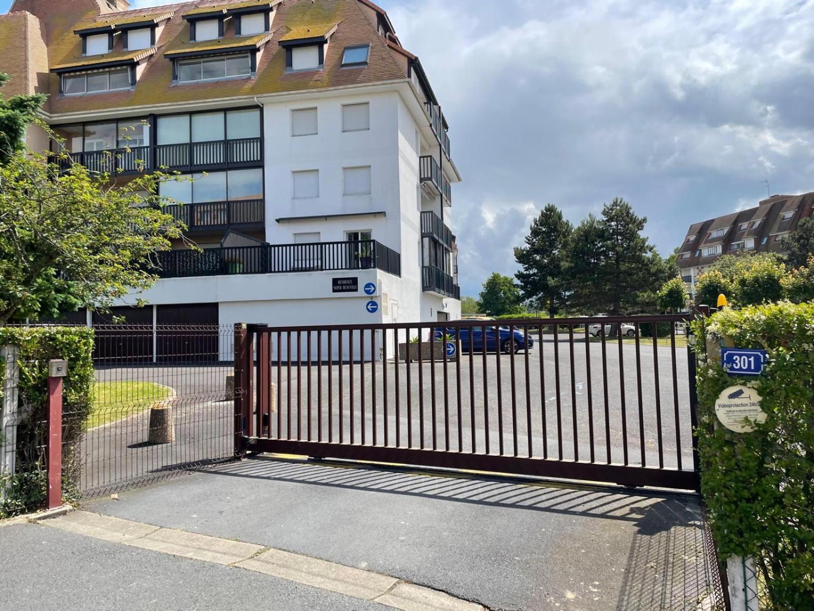 Super Deauville Appartement 2 Pieces Cosy Proche Plage Plein Sud Вілле-сюр-Мер Екстер'єр фото